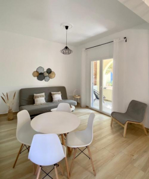Batsi Seaside Apartment